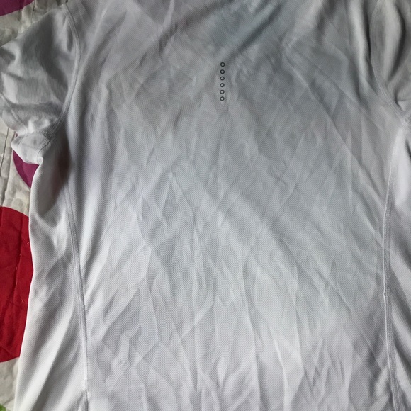 Thin Nike Sports Shirt - Picture 2 of 2